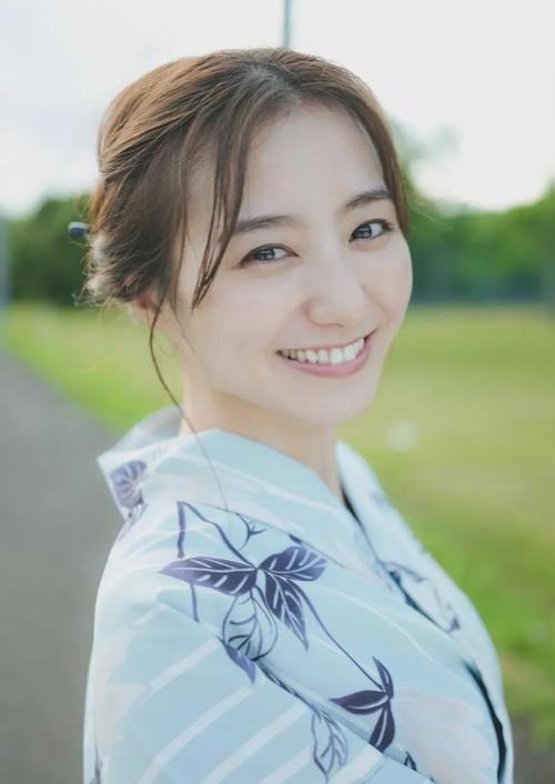 弹壳与玫瑰